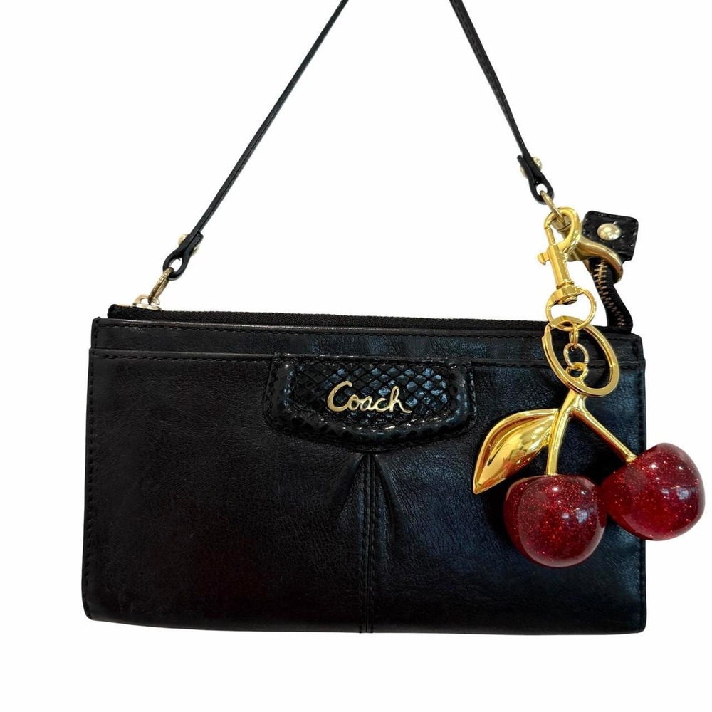 intage Coach Black Leather Wristlet / Mini purse